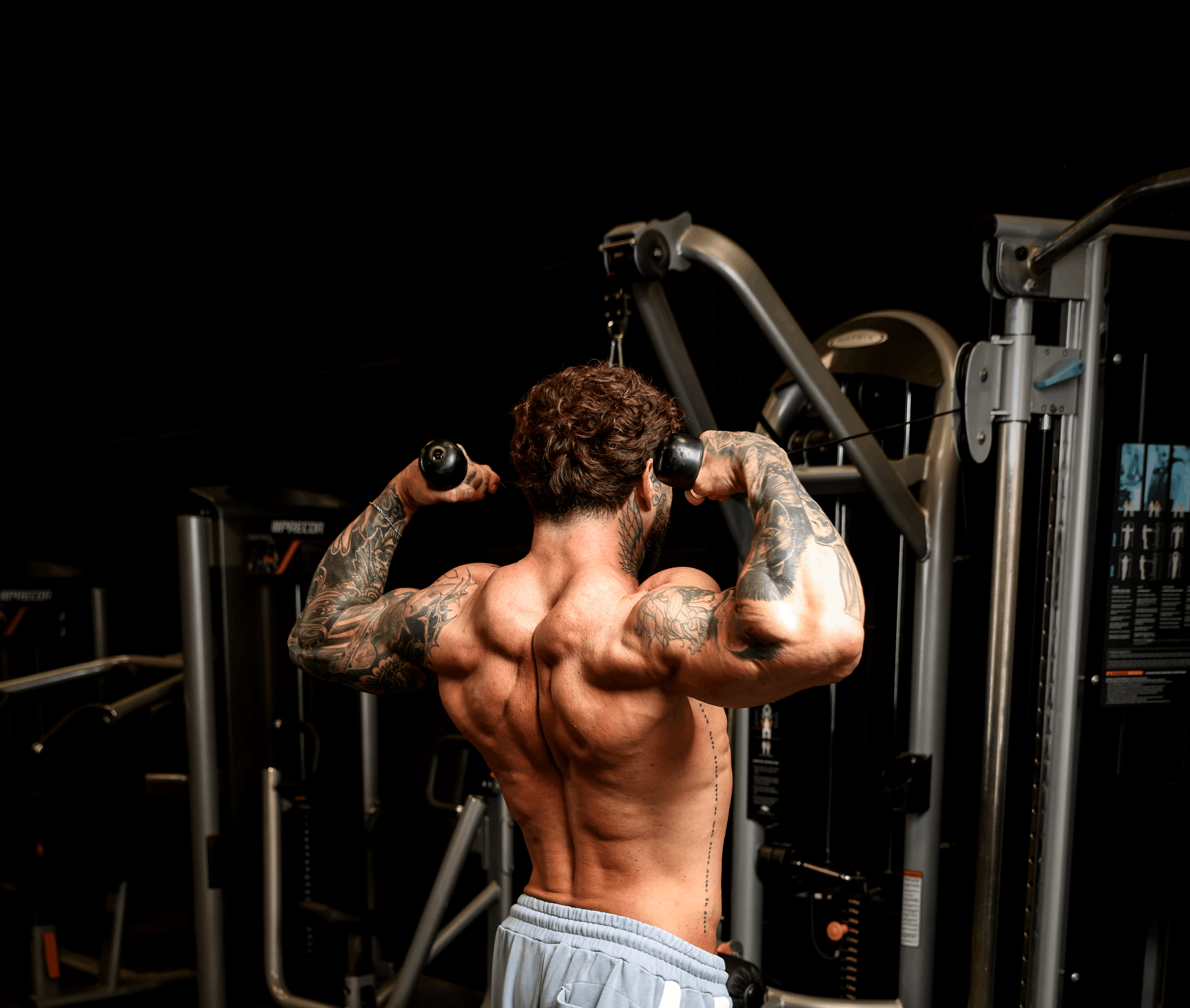 joel-back-pose-2
